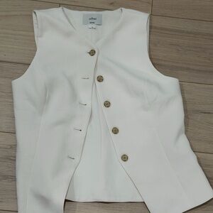 Aritzia Wilfred Ivory Buttoned Sleeveless Top